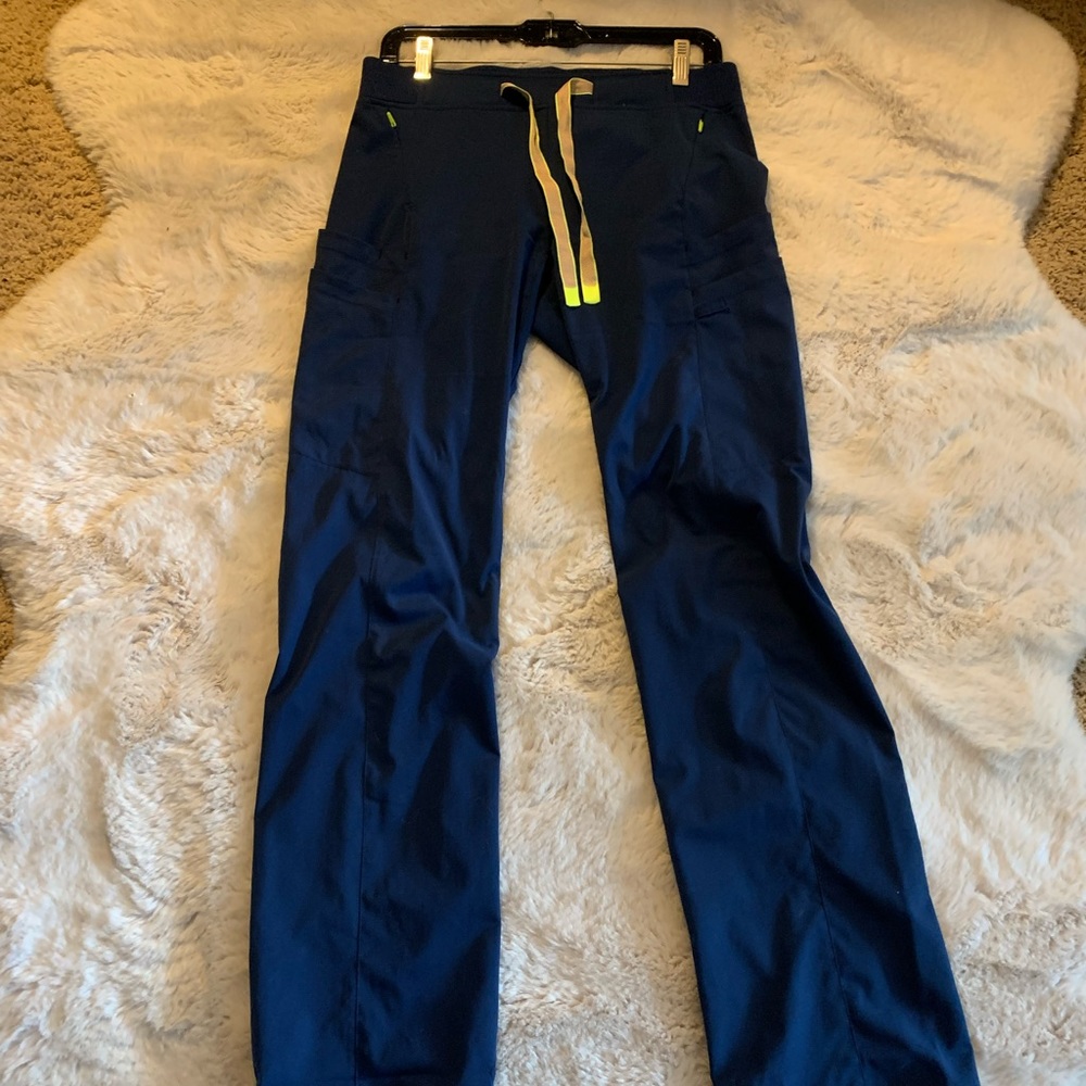 Medelita Women’s Delta scrub pants